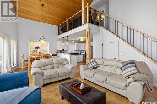 15 Humboldt Lake Drive, Humboldt Lake, SK - Indoor Photo Showing Living Room