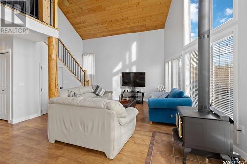 15 Humboldt Lake Drive, Humboldt Lake, SK - Indoor Photo Showing Living Room