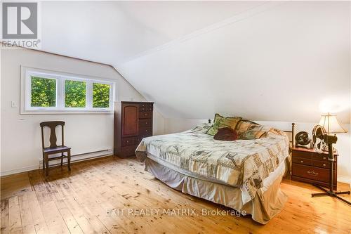 6221 County 10 Road, Prescott And Russell, ON - Indoor Photo Showing Bedroom