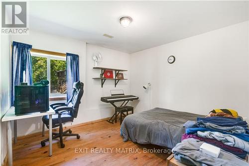 6221 County 10 Road, Prescott And Russell, ON - Indoor Photo Showing Bedroom