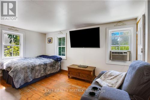 6221 County 10 Road, Prescott And Russell, ON - Indoor Photo Showing Bedroom