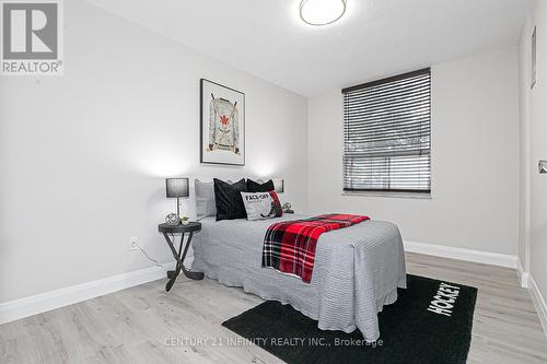 314 - 10 Edgecliff Golfway, Toronto (Flemingdon Park), ON - Indoor Photo Showing Bedroom