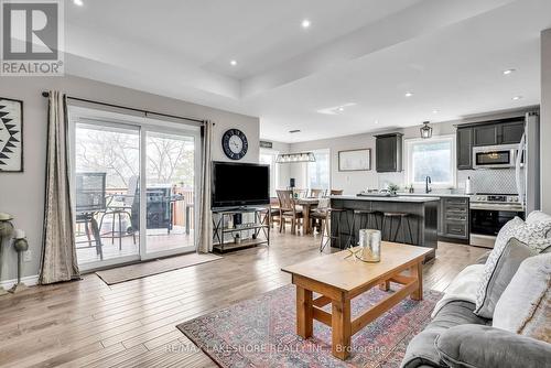 103 Hampton Crescent, Alnwick/Haldimand, ON - Indoor Photo Showing Living Room