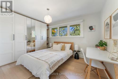 10 Lionel Heights Crescent, Toronto, ON - Indoor Photo Showing Bedroom