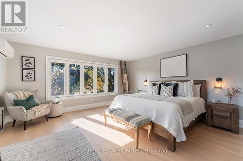 10 Lionel Heights Crescent, Toronto, ON - Indoor Photo Showing Bedroom