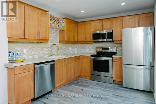 673 Knox Avenue, Hamilton, ON - Indoor Photo Showing Kitchen