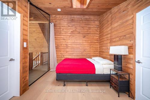 800 Forest Park Road, Laurentian Valley, ON - Indoor Photo Showing Bedroom