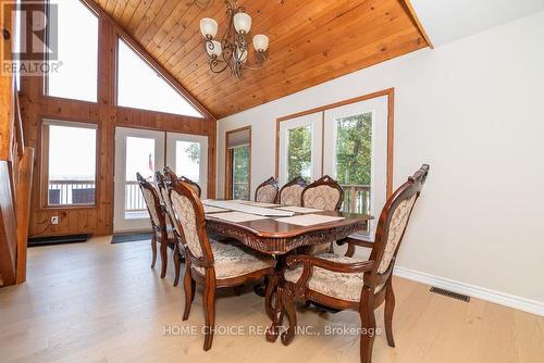 800 Forest Park Road, Laurentian Valley, ON - Indoor Photo Showing Dining Room