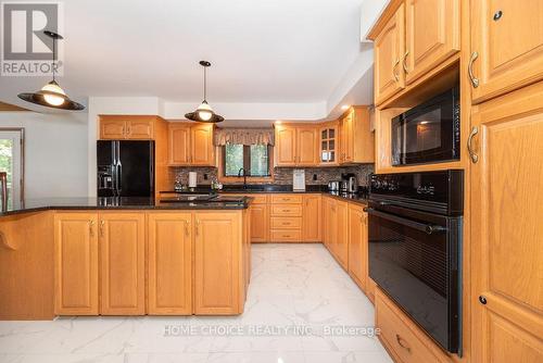 800 Forest Park Road, Laurentian Valley, ON - Indoor Photo Showing Kitchen