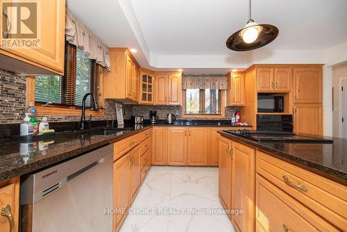 800 Forest Park Road, Laurentian Valley, ON - Indoor Photo Showing Kitchen