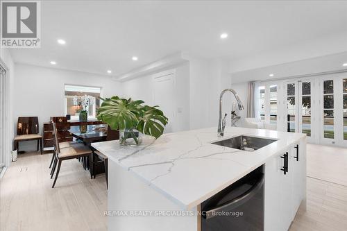 5709 Dorchester Road, Niagara Falls, ON - Indoor Photo Showing Kitchen