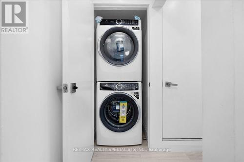 5709 Dorchester Road, Niagara Falls, ON - Indoor Photo Showing Laundry Room