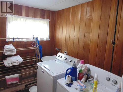 1691 Silverwood Crescent, Castlegar, BC - Indoor Photo Showing Laundry Room