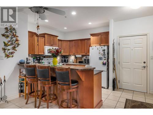 1961 Durnin Road Unit# 210, Kelowna, BC - Indoor Photo Showing Kitchen