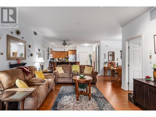 1961 Durnin Road Unit# 210, Kelowna, BC - Indoor Photo Showing Living Room