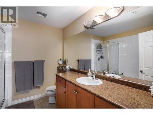 1961 Durnin Road Unit# 304, Kelowna, BC - Indoor Photo Showing Bathroom