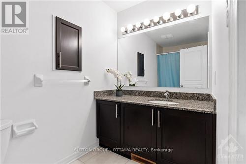 408 Golden Springs Drive, Ottawa, ON - Indoor Photo Showing Bathroom