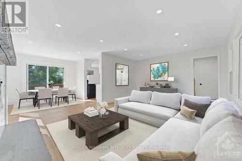 4388 Third Line Road, South Glengarry (724 - South Glengarry (Lancaster) Twp), ON - Indoor Photo Showing Living Room