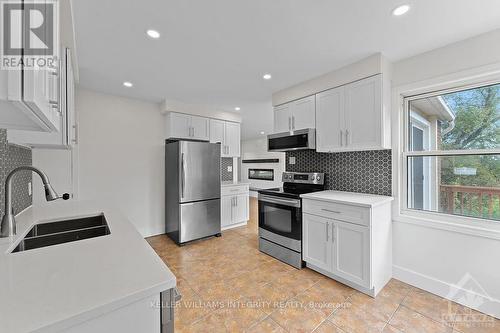 4388 Third Line Road, South Glengarry (724 - South Glengarry (Lancaster) Twp), ON - Indoor Photo Showing Kitchen With Double Sink