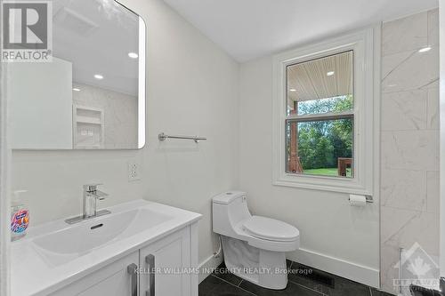 4388 Third Line Road, South Glengarry (724 - South Glengarry (Lancaster) Twp), ON - Indoor Photo Showing Bathroom