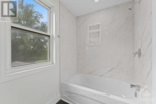 4388 Third Line Road, South Glengarry (724 - South Glengarry (Lancaster) Twp), ON - Indoor Photo Showing Bathroom