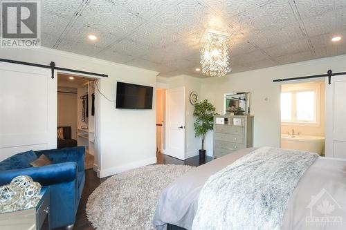 8215 Fernbank Road, Ottawa, ON - Indoor Photo Showing Bedroom