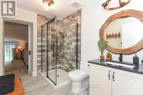 8215 Fernbank Road, Ottawa, ON - Indoor Photo Showing Bathroom