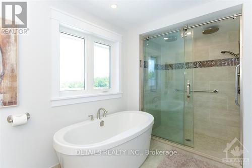 8215 Fernbank Road, Ottawa, ON - Indoor Photo Showing Bathroom