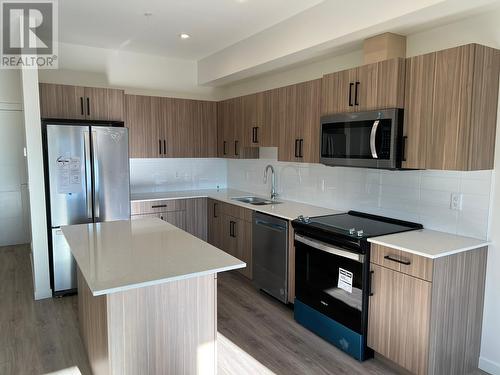 2345 Butt Road Unit# 318, West Kelowna, BC - Indoor Photo Showing Kitchen With Stainless Steel Kitchen With Double Sink