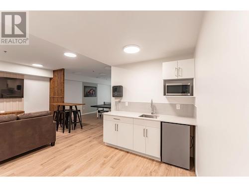 2345 Butt Road Unit# 318, West Kelowna, BC - Indoor Photo Showing Kitchen