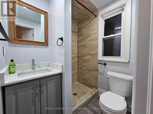 Main - 559 Ritson Road S, Oshawa, ON - Indoor Photo Showing Bathroom