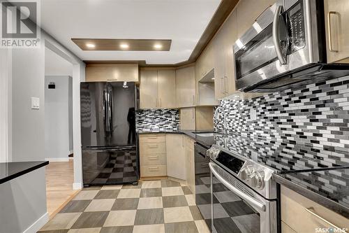 2233 Mcintyre Street, Regina, SK - Indoor Photo Showing Kitchen With Upgraded Kitchen