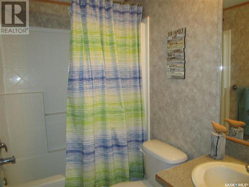 514 3Rd Avenue, Wood Mountain, SK - Indoor Photo Showing Bathroom