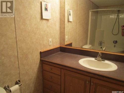 514 3Rd Avenue, Wood Mountain, SK - Indoor Photo Showing Bathroom