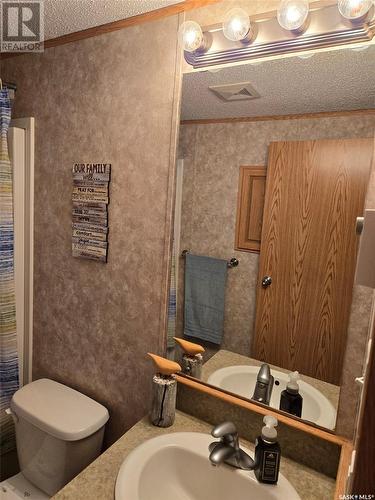 514 3Rd Avenue, Wood Mountain, SK - Indoor Photo Showing Bathroom