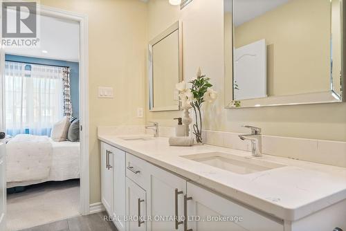 9 Michael Cummings Court, Uxbridge, ON - Indoor Photo Showing Bathroom