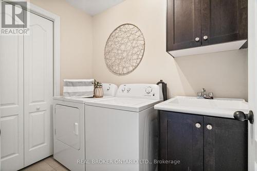 9 Michael Cummings Court, Uxbridge, ON - Indoor Photo Showing Laundry Room