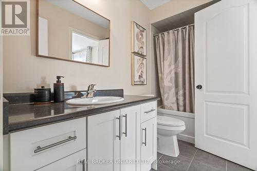 9 Michael Cummings Court, Uxbridge, ON - Indoor Photo Showing Bathroom