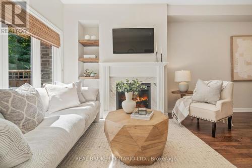 9 Michael Cummings Court, Uxbridge, ON - Indoor Photo Showing Living Room With Fireplace