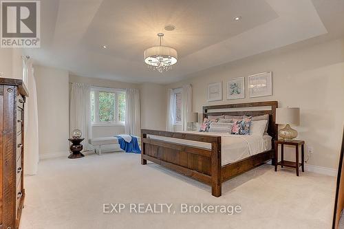 853 Booth Avenue, Innisfil, ON - Indoor Photo Showing Bedroom