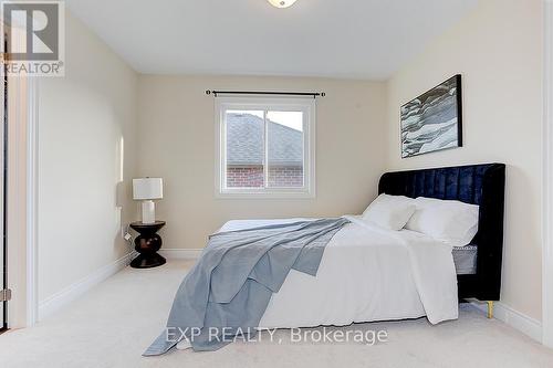 853 Booth Avenue, Innisfil, ON - Indoor Photo Showing Bedroom