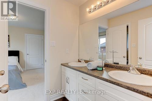 853 Booth Avenue, Innisfil, ON - Indoor Photo Showing Bathroom