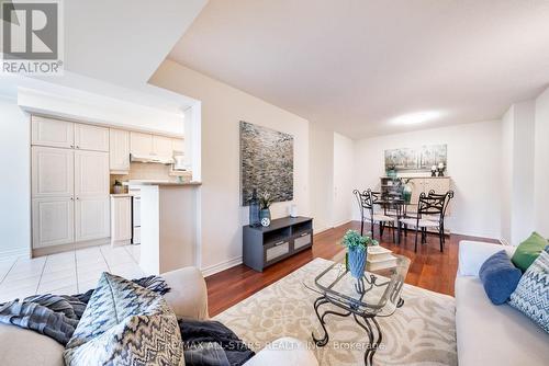 321 - 80 The Boardwalk Way, Markham, ON - Indoor Photo Showing Living Room