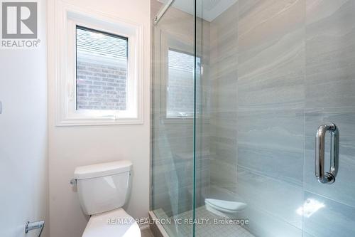 84 Shepherd Drive, Barrie, ON - Indoor Photo Showing Bathroom