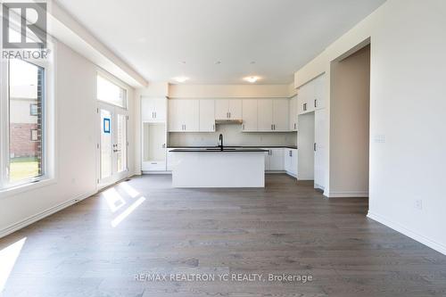 84 Shepherd Drive, Barrie, ON - Indoor Photo Showing Kitchen