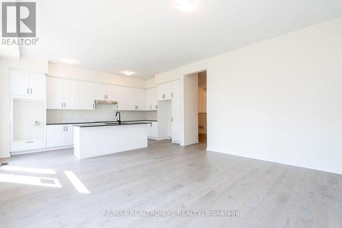 84 Shepherd Drive, Barrie, ON - Indoor Photo Showing Kitchen