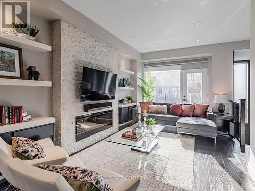 68 Pony Farm Drive, Toronto, ON - Indoor Photo Showing Living Room