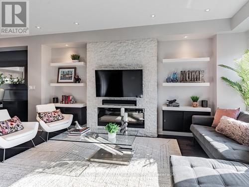 68 Pony Farm Drive, Toronto, ON - Indoor Photo Showing Living Room