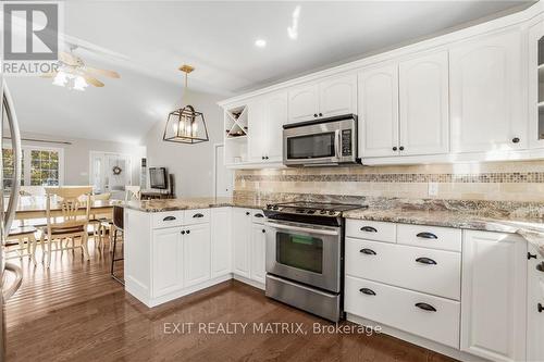 736 Fox Run Road, Prescott And Russell, ON - Indoor Photo Showing Kitchen With Upgraded Kitchen