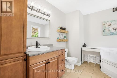 736 Fox Run Road, Prescott And Russell, ON - Indoor Photo Showing Bathroom